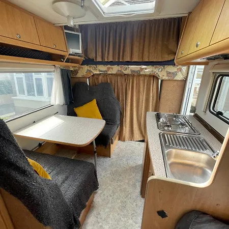 Apartment The Cosy Camper At Rockfield Park *